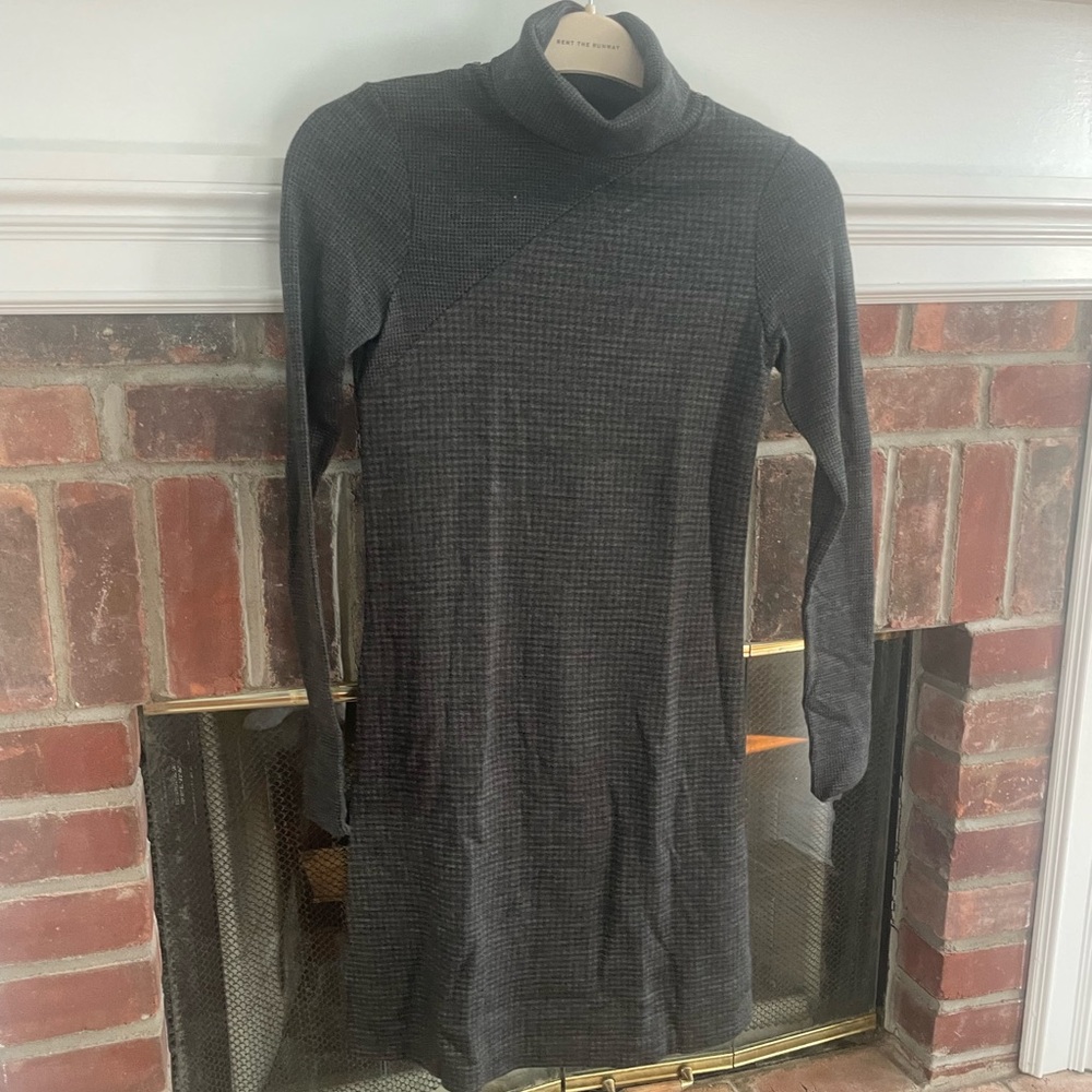 Theory wool dress turtleneck gray houndstooth design. XS / P size. Worn once.